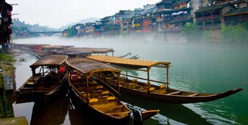 長(zhǎng)沙出發(fā)到黃龍洞、張家界、天門山、鳳凰古城四日游